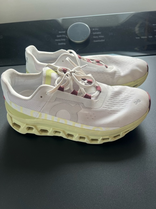 On Running Shoes - On Running Cloudmonster Running Sneakers